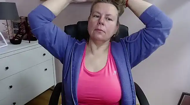 Snapshot of NancyCREAM chatting on 03.04.25 NancyCREAM online show from 03.04.25