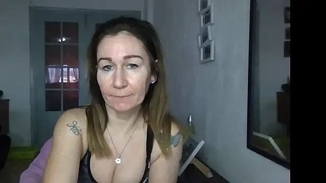 TamaraSweetxo online show from 03.11.26