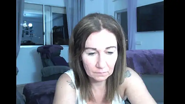 Snapshot of TamaraSweetxo chatting on 06.13.26 TamaraSweetxo online show from 06.13.26