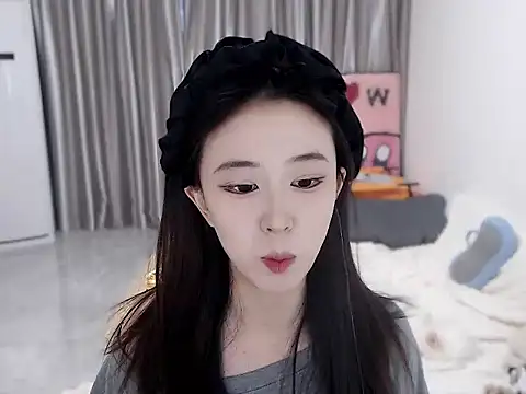 LOLO-yaya online show from 12.13.24