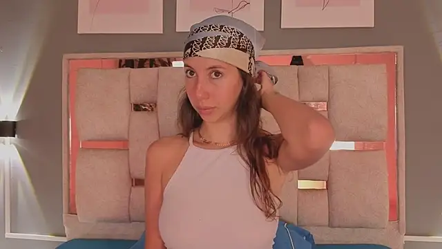 jolie lov online show from 09.23.25