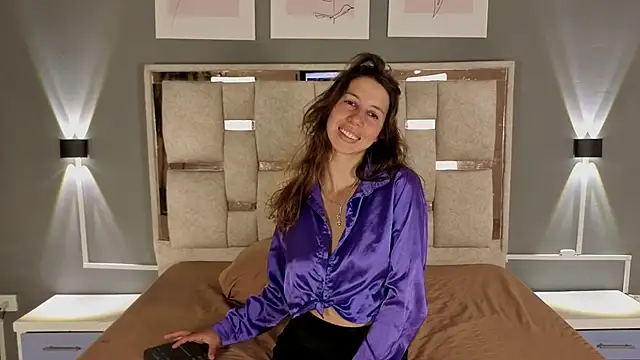 jolie lov online show from 09.29.25