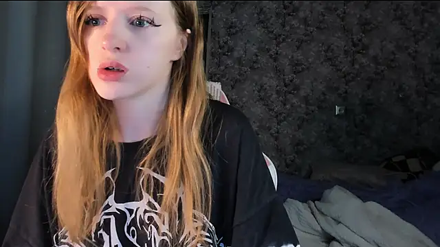 Snapshot of Inma_Lewdness chatting on 10.11.25 Inma Lewdness online show from 10.11.25