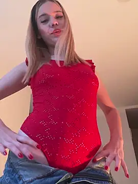 Snapshot of NicoleCut chatting on 03.02.25 NicoleCut online show from 03.02.25