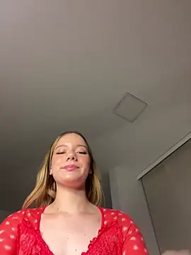 Snapshot of NicoleCut chatting on 10.02.25 NicoleCut online show from 10.02.25