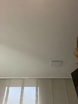 Snapshot of NicoleCut chatting on 10.21.25 NicoleCut online show from 10.21.25