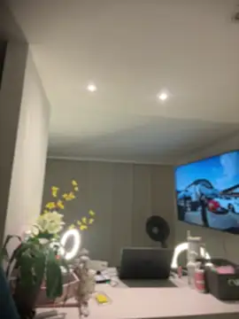 Snapshot of NicoleCut chatting on 05.19.26 NicoleCut online show from 05.19.26