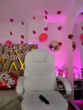 Aurora Brownn online show from 02.20.25