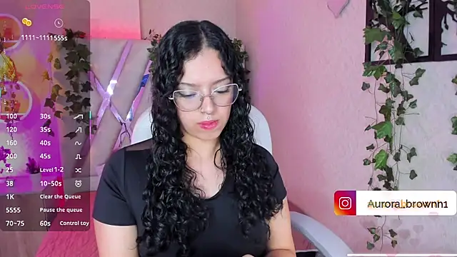 Aurora Brownn online show from 11.05.25