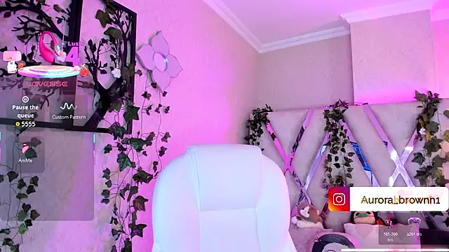 Aurora Brownn online show from 11.27.25