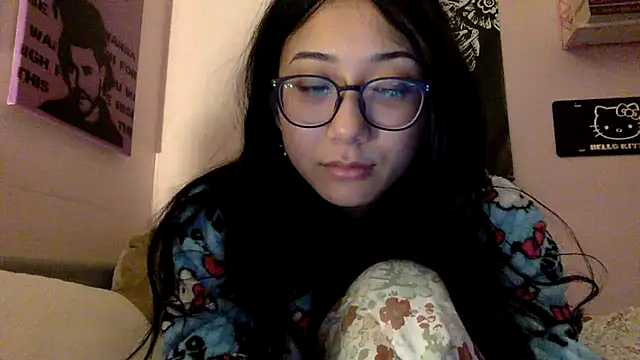 Snapshot of tokyobaby chatting on 12.11.24 tokyobaby online show from 12.11.24