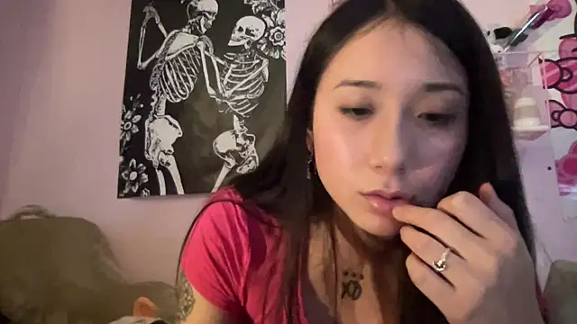 Snapshot of tokyobaby chatting on 12.19.24 tokyobaby online show from 12.19.24