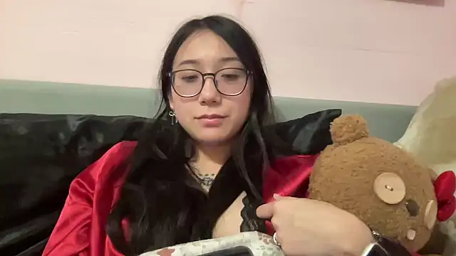 Snapshot of tokyobaby chatting on 12.31.24 tokyobaby online show from 12.31.24