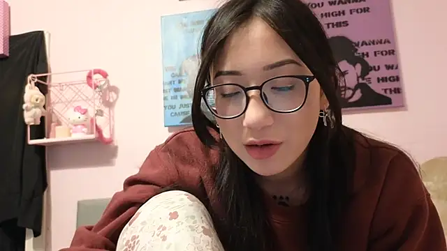 Snapshot of tokyobaby chatting on 02.10.25 tokyobaby online show from 02.10.25