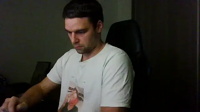 Snapshot of The_big_viking_ chatting on 01.04.25 The big viking online show from 01.04.25