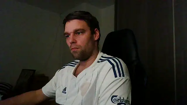 Snapshot of The_big_viking_ chatting on 01.08.25 The big viking online show from 01.08.25