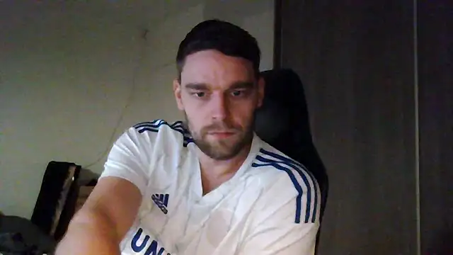 Snapshot of The_big_viking_ chatting on 02.05.25 The big viking online show from 02.05.25