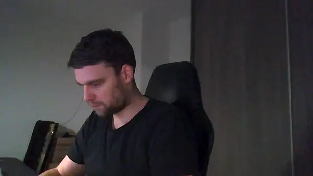 Snapshot of The_big_viking_ chatting on 02.08.25 The big viking online show from 02.08.25