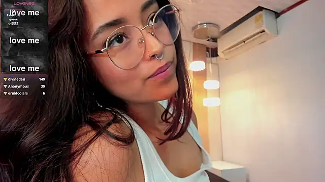 Snapshot of Ariana_Pierce chatting on 01.23.25 Ariana Pierce online show from 01.23.25