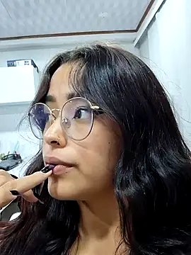 Snapshot of Ariana_Pierce chatting on 02.06.25 Ariana Pierce online show from 02.06.25