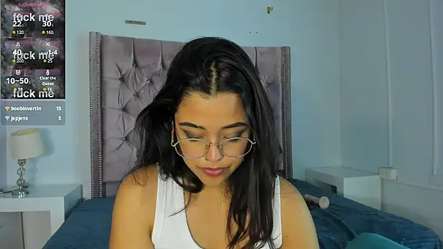 Snapshot of Ariana_Pierce chatting on 02.07.25 Ariana Pierce online show from 02.07.25