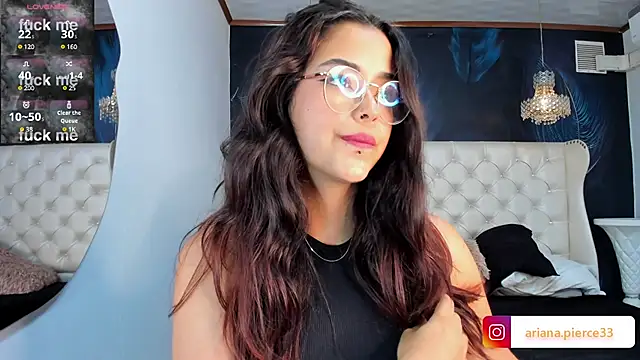 Snapshot of Ariana_Pierce chatting on 03.07.25 Ariana Pierce online show from 03.07.25