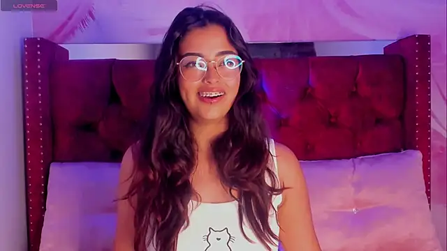 Snapshot of Ariana_Pierce chatting on 03.12.25 Ariana Pierce online show from 03.12.25