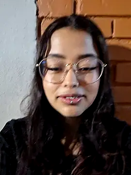 Snapshot of Ariana_Pierce chatting on 03.20.25 Ariana Pierce online show from 03.20.25