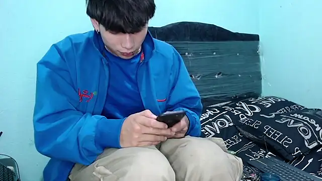 Snapshot of pervertsteens3 chatting on 10.15.25 pervertsteens3 online show from 10.15.25