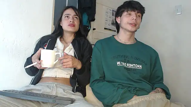 Snapshot of pervertsteens3 chatting on 10.24.25 pervertsteens3 online show from 10.24.25