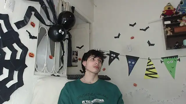 Snapshot of pervertsteens3 chatting on 10.25.25 pervertsteens3 online show from 10.25.25