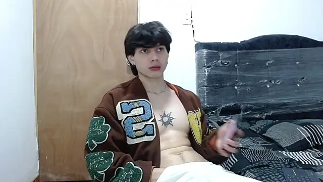 Snapshot of pervertsteens3 chatting on 11.07.25 pervertsteens3 online show from 11.07.25