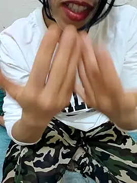 Snapshot of Linda-53 chatting on 01.08.25 Linda-53 online show from 01.08.25