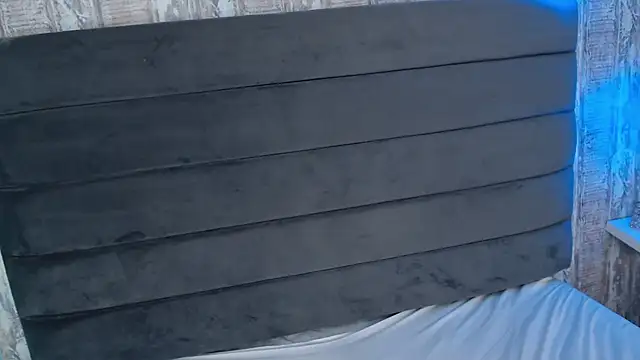 CrystalWoods94 online show from 09.29.25