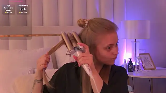 DorisHell online show from 09.30.25