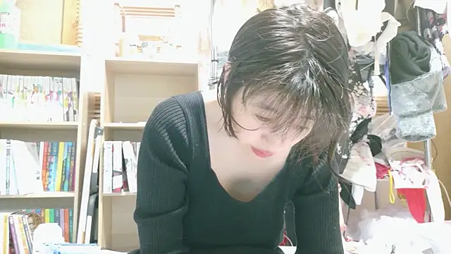 Snapshot of morikawa_sayaka chatting on 10.23.25 morikawa sayaka online show from 10.23.25