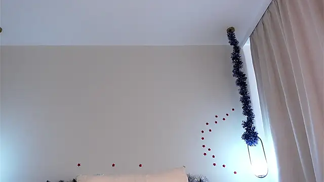 Snapshot of FalineDowlen chatting on 01.09.25 FalineDowlen online show from 01.09.25