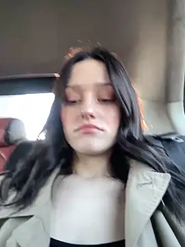 Mia Mia M online show from 04.11.26