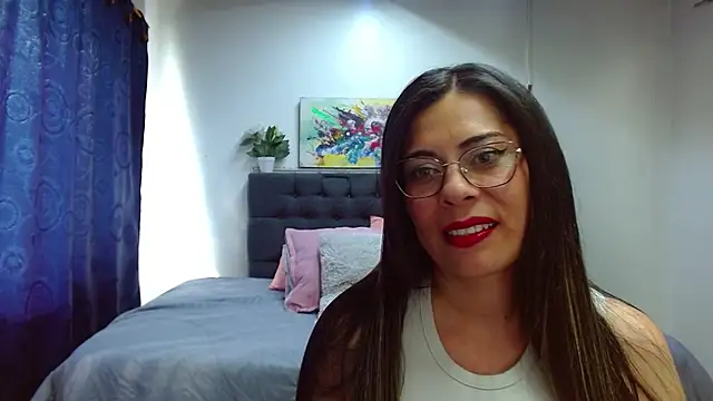 Snapshot of _lara1 chatting on 01.13.25 lara1 online show from 01.13.25