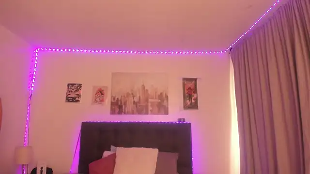  lara1 online show from 12.16.25