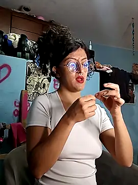Snapshot of LoveElectra chatting on 09.13.25 LoveElectra online show from 09.13.25