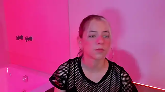 Snapshot of ArtemisaBlake chatting on 12.21.24 ArtemisaBlake online show from 12.21.24