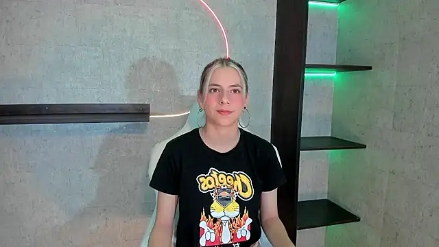 Snapshot of ArtemisaBlake chatting on 12.28.24 ArtemisaBlake online show from 12.28.24