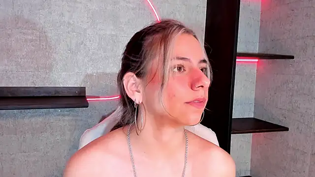 Snapshot of ArtemisaBlake chatting on 01.05.25 ArtemisaBlake online show from 01.05.25