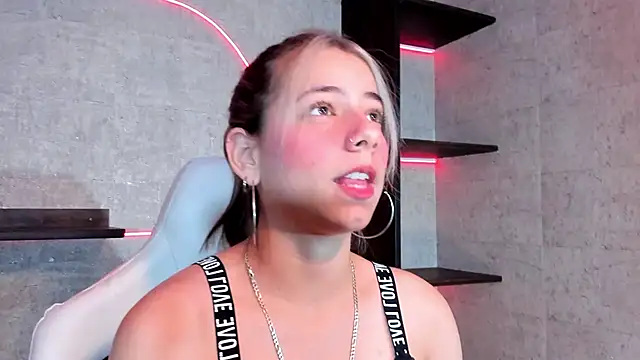 Snapshot of ArtemisaBlake chatting on 01.13.25 ArtemisaBlake online show from 01.13.25