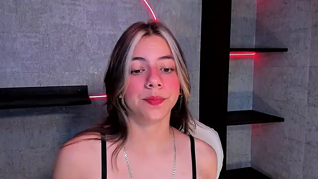 Snapshot of ArtemisaBlake chatting on 01.18.25 ArtemisaBlake online show from 01.18.25