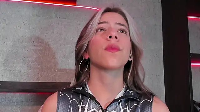 Snapshot of ArtemisaBlake chatting on 02.14.25 ArtemisaBlake online show from 02.14.25