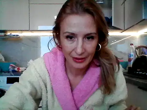 Snapshot of Selena3921 chatting on 12.13.24 Selena3921 online show from 12.13.24