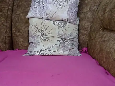 Snapshot of sexy_bella1 chatting on 10.07.25 sexy bella1 online show from 10.07.25