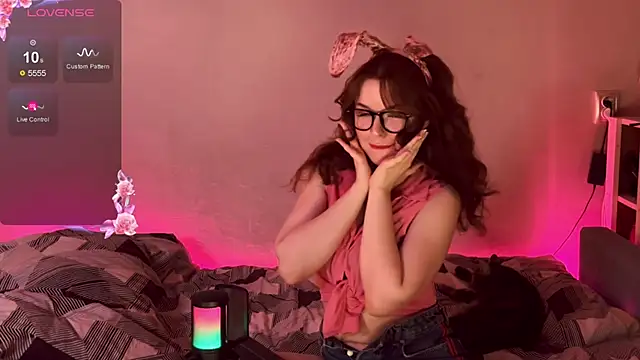 Snapshot of LaurenRossss chatting on 10.03.25 LaurenRossss online show from 10.03.25